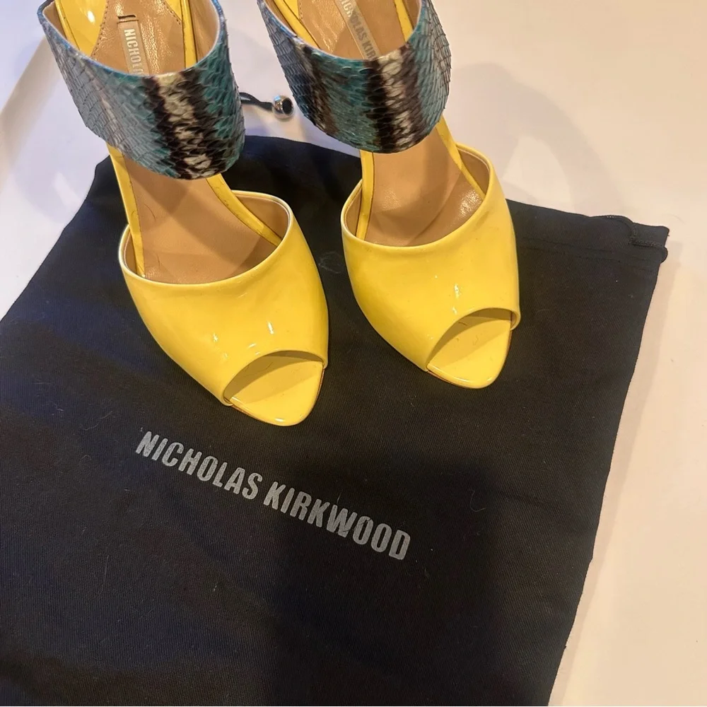 NICHOLAS KIRKWOOD 2013 Butter Yellow & Red Heels w/ Blue & Black Snakeskin Strap - Picture 13 of 14